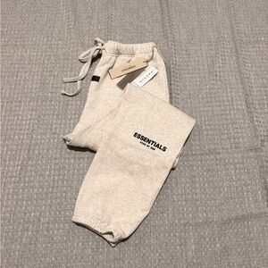 Fear of God Essential Sweatpants (ss22)